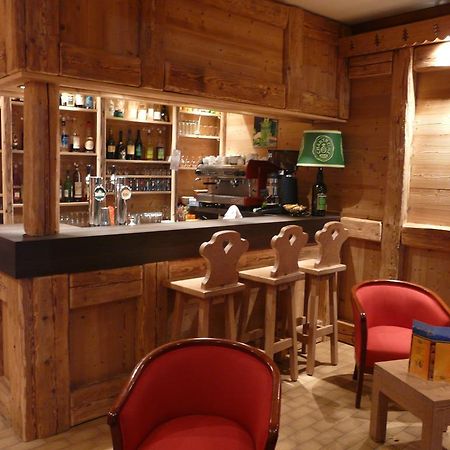 Logis Le Pont De Champ Hotell Beaucroissant Eksteriør bilde