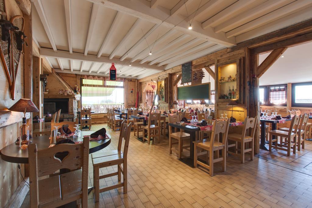 Logis Le Pont De Champ Hotell Beaucroissant Eksteriør bilde