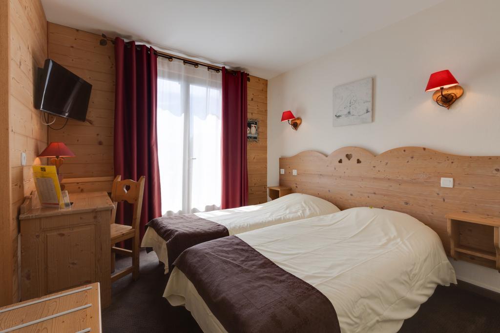Logis Le Pont De Champ Hotell Beaucroissant Eksteriør bilde