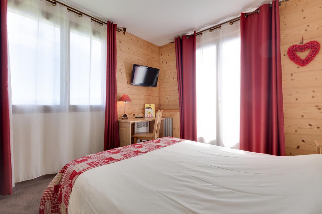 Logis Le Pont De Champ Hotell Beaucroissant Eksteriør bilde