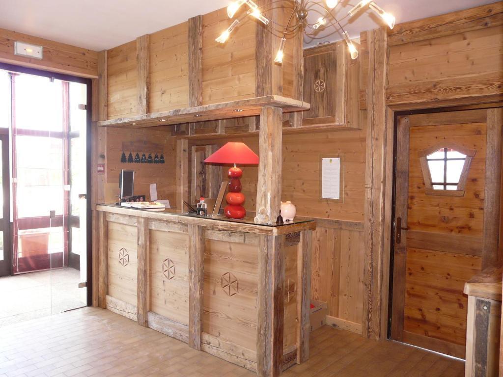 Logis Le Pont De Champ Hotell Beaucroissant Eksteriør bilde