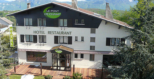 Logis Le Pont De Champ Hotell Beaucroissant Eksteriør bilde
