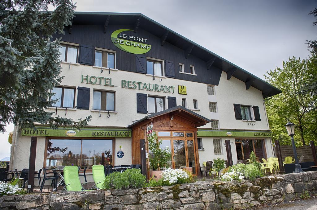 Logis Le Pont De Champ Hotell Beaucroissant Eksteriør bilde